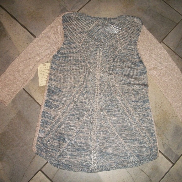 One World Beige V-Neck Sheer Back Sweater L - Picture 2 of 2